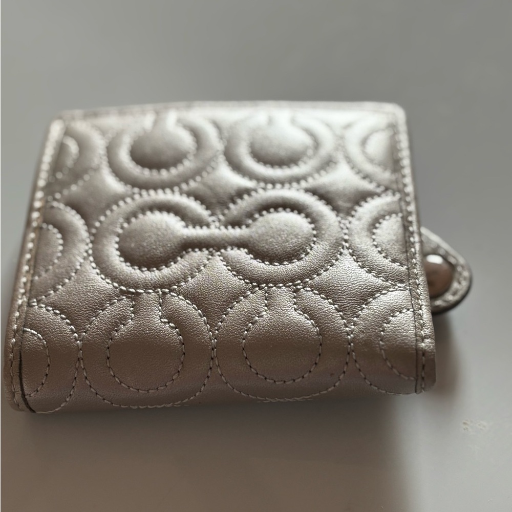 NWT Coach Signature Compart Wallet, Silver Leather